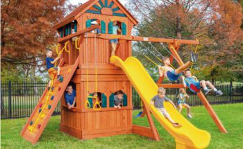 6.5 Bengal Fort Config 2 w/Treehouse & Playhouse Panels