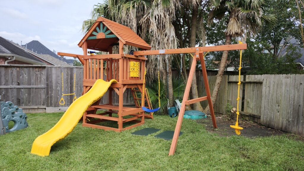 League City TX 1 Tree Frogs Swing Sets Install