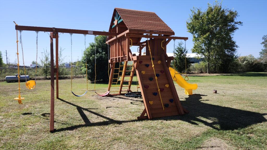 Hockley TX 1 Tree Frogs Swing Sets Install