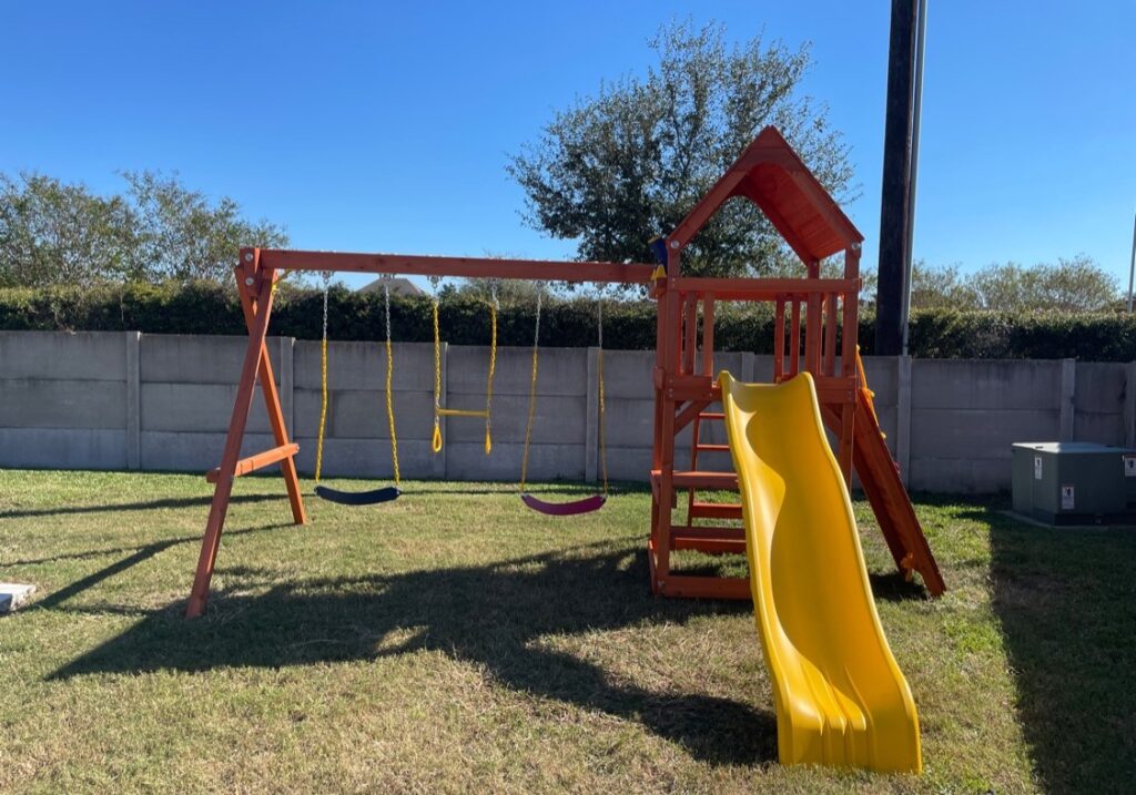 Pearland TX 1 Tree Frogs Swing Sets Install