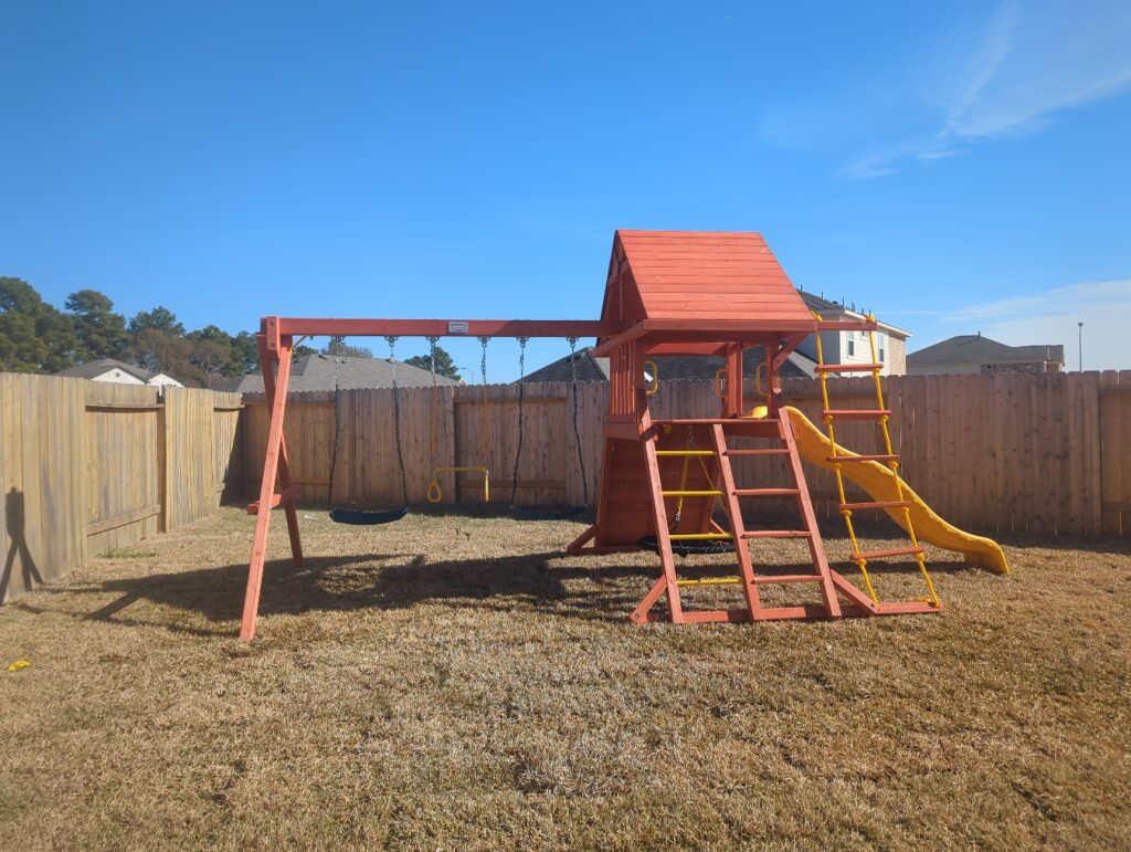 Spring TX 1 Tree Frogs Swing Sets Install